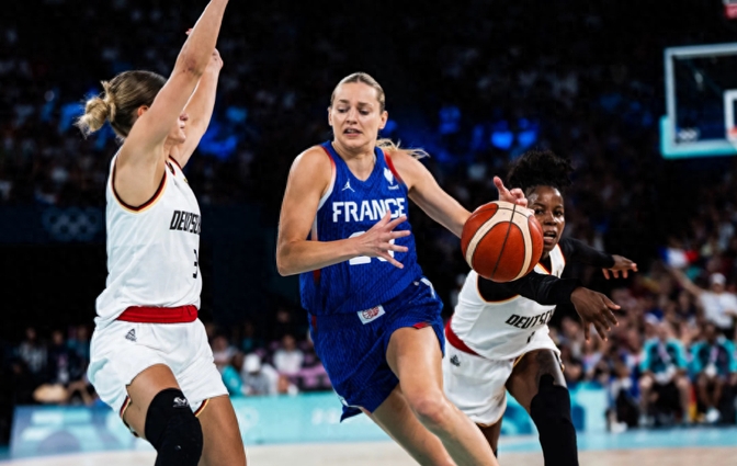 法国队逆转印度队，李梓嘉状态火热