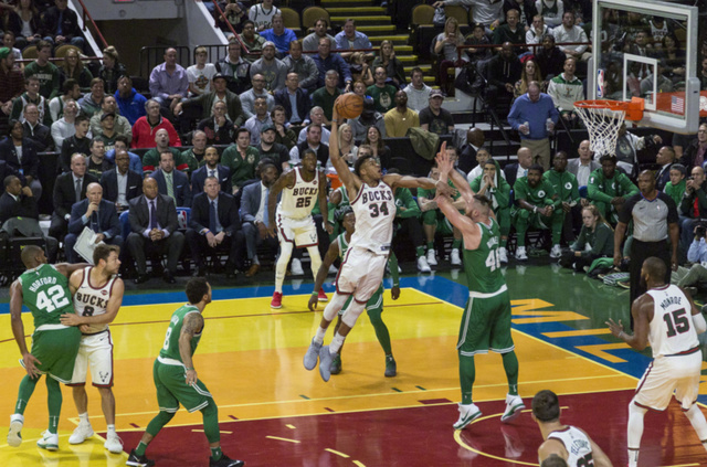 雄鹿横扫公牛，欧文高光表现