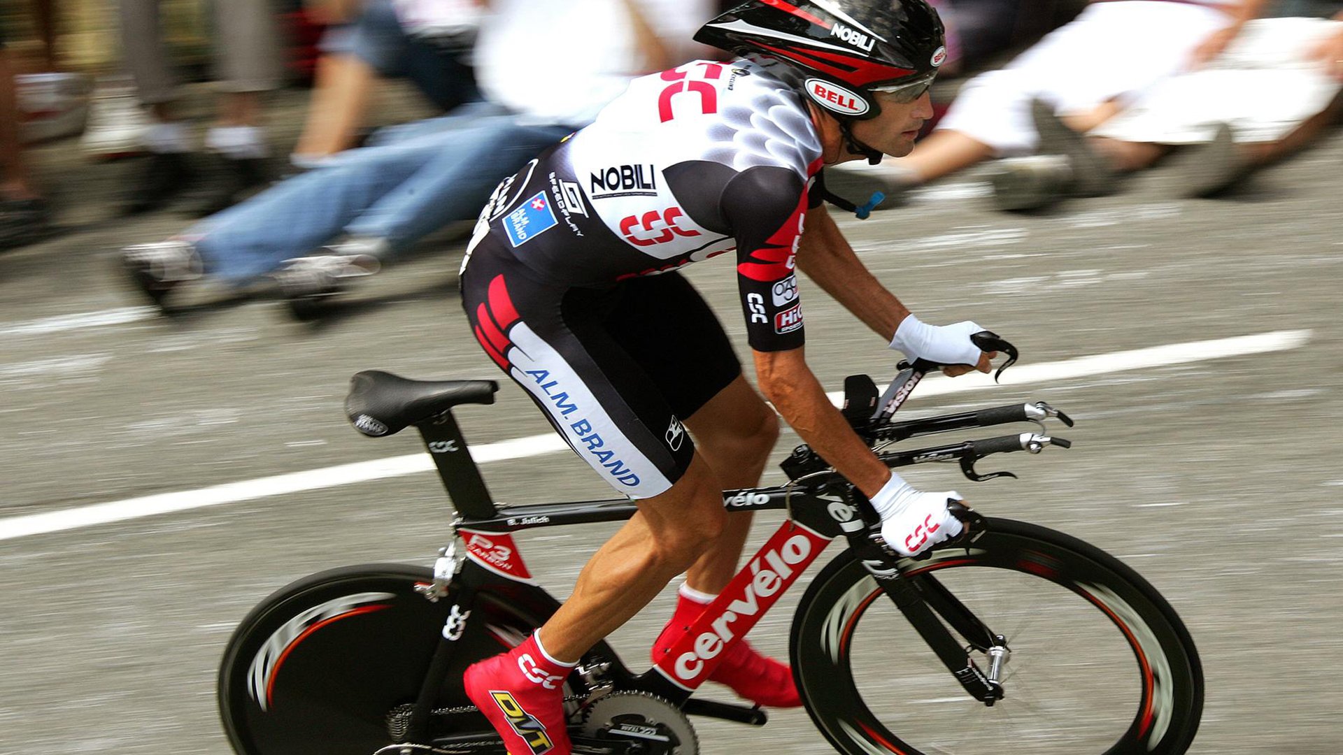 NBA赛况，杰伦格林连续得分拉开差距，雷霆强势击溃湖人