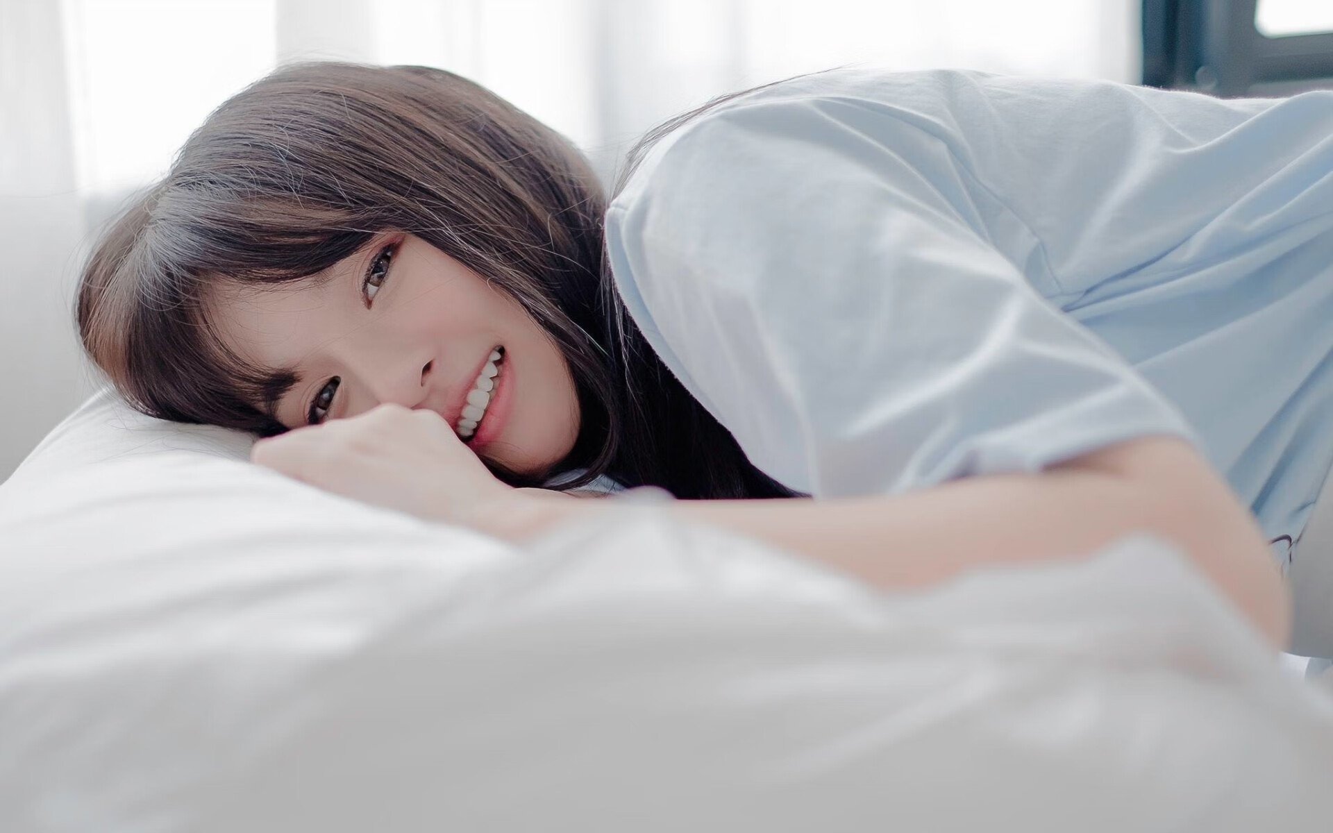 F1赛季首战，巴林揭幕，维斯塔潘开拓者粉碎汉密尔顿雄鹿